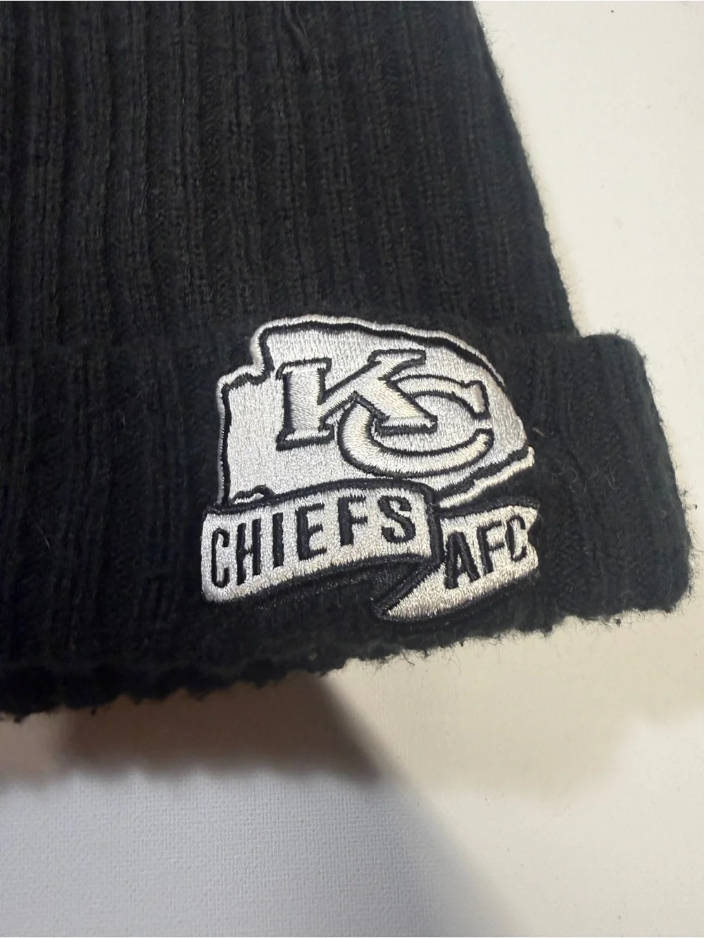 New Era Kids Black & White Kansas City Chiefs Pom Beanie